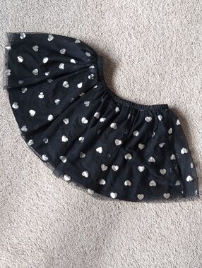❤️4/$20 Epic Threads Black Elastic Waist Tulle Skirt with Silver Hearts